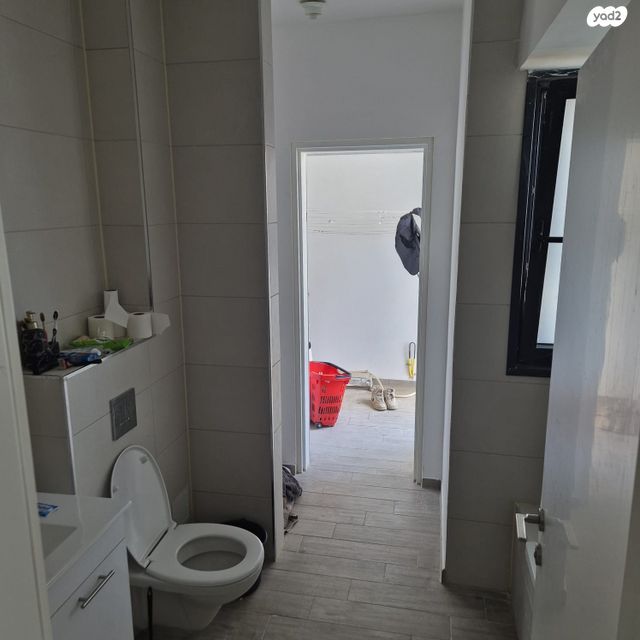 דירה, הצנחנים, אריק שרון, נהריה