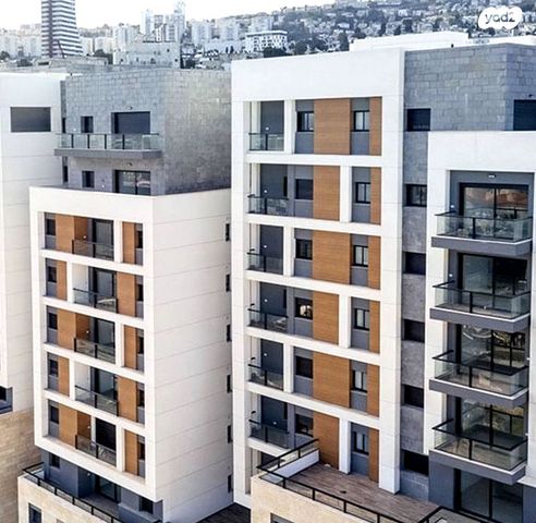 דירה, העיר התחתית, ואדי סאליב, חיפה