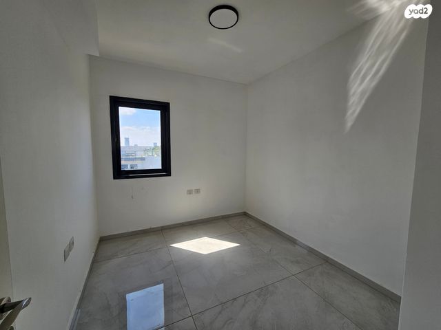 גג/ פנטהאוז, אילת 64, חולון