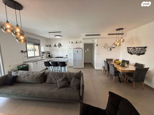 דירה, הכלניות, שדרות