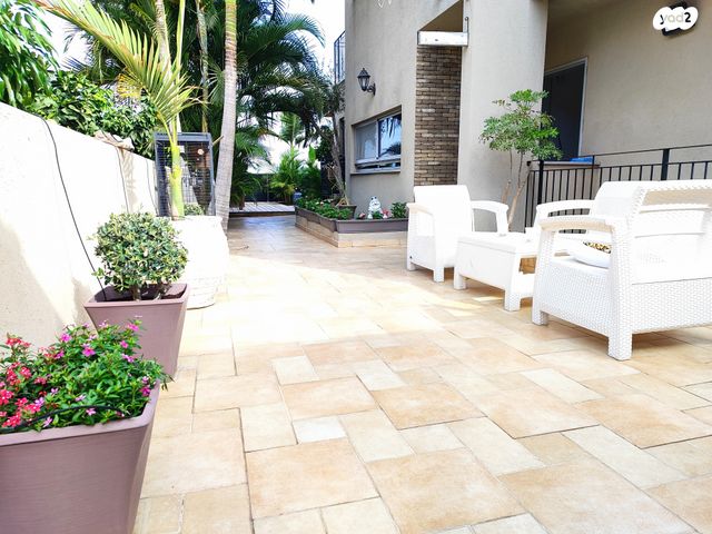 דו משפחתי, צופים, צופים