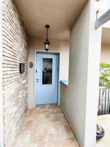 דו משפחתי, צופים, צופים