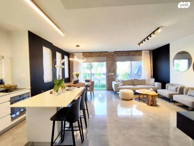 דו משפחתי, צופים, צופים