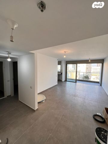 דירה, הרב קוקיס 12, בת ים