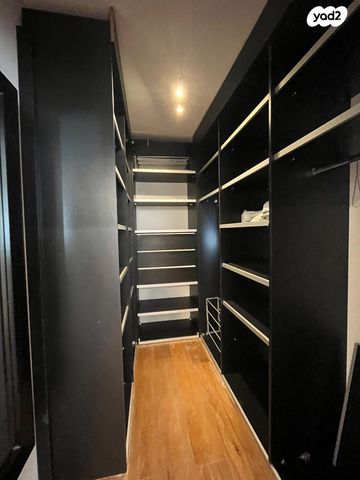 דירת גן, שדרות רוטשילד 120, לב תל אביב, לב העיר צפון, תל אביב יפו