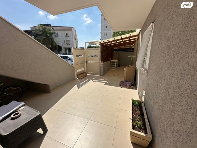 דירת גן, שדרות