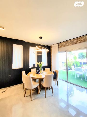 דו משפחתי, צופים, צופים