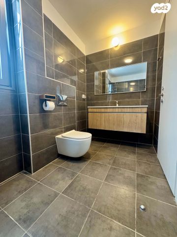 דירה, אמנון ליפקין שחק, נוף הטיילת, נתניה