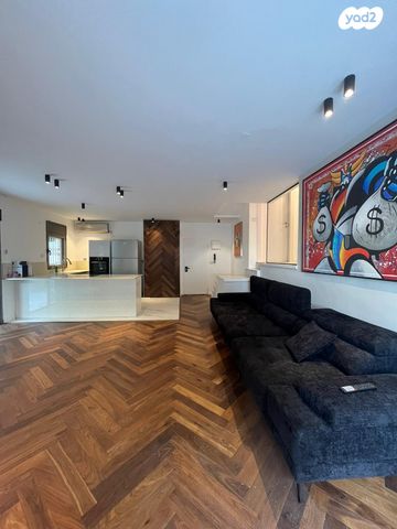 דירת גן, שדרות רוטשילד 120, לב תל אביב, לב העיר צפון, תל אביב יפו