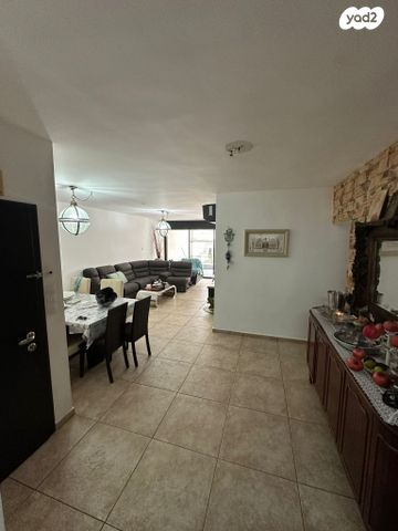 דירה, עגנון 17, בת ים