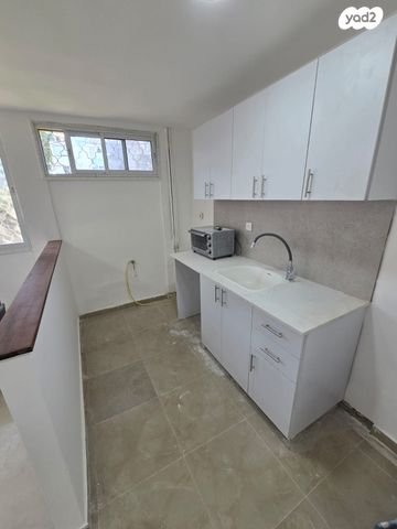 דירת גן, שמעון בר גיורא 20, שכונה ד', באר שבע