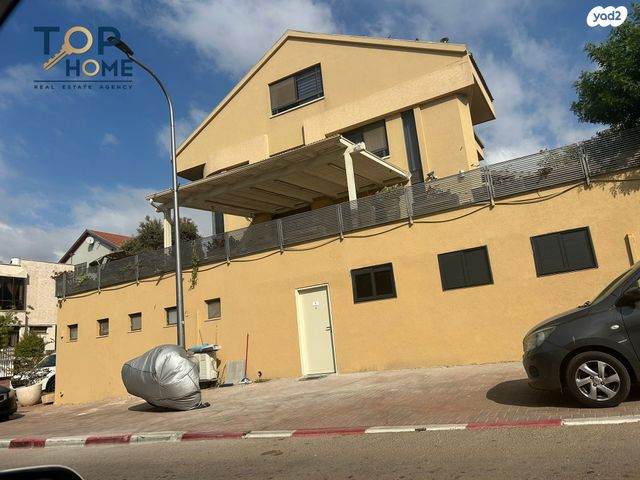 דו משפחתי, מסריק, פרדס הגדוד, נתניה