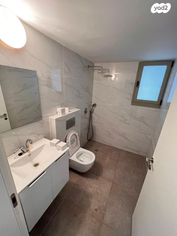 דירה, הרב קוקיס 12, בת ים