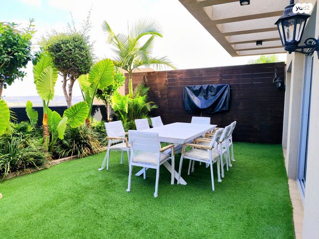 דו משפחתי, צופים, צופים