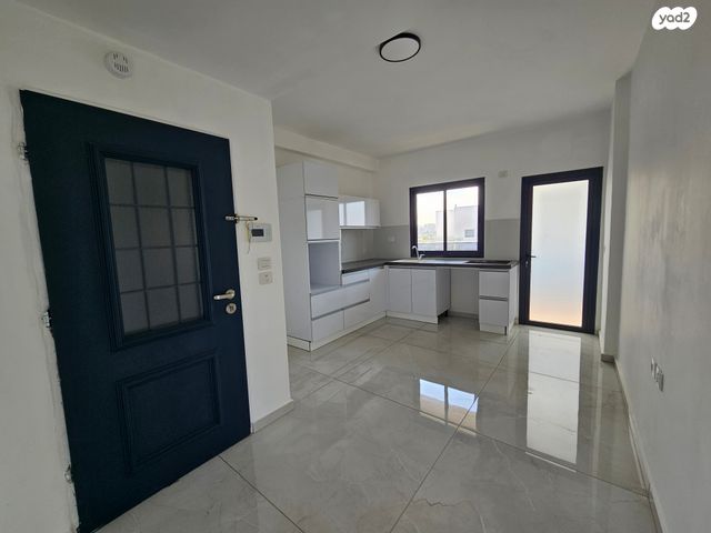 גג/ פנטהאוז, אילת 64, חולון