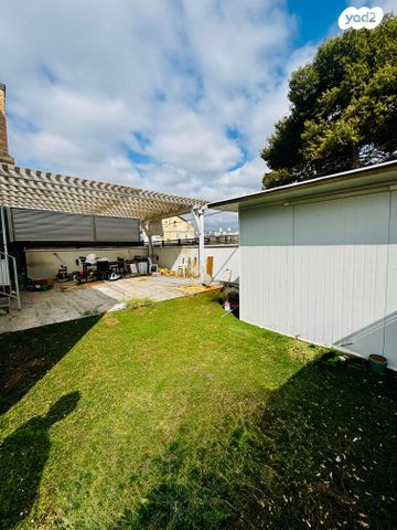 דירת גן, א.ד. גורדון, עכו