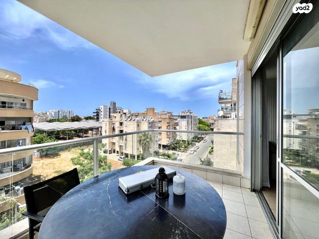 דירה, ד"ר אמיל זומרשטיין 20, צפון מערב מרכז העיר, נתניה