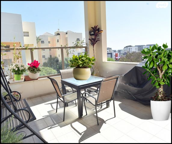 דירה, דרך האילנות, גדרה הצעירה, גדרה