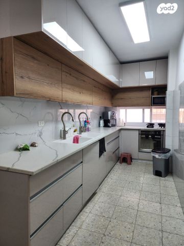 בנימין אברהם 