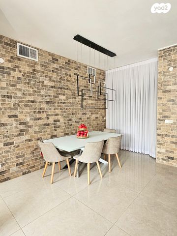 דו משפחתי, שער הגיא, יקנעם עילית