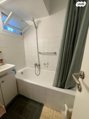 דירה, חזקיהו המלך, קטמון הישנה, ירושלים