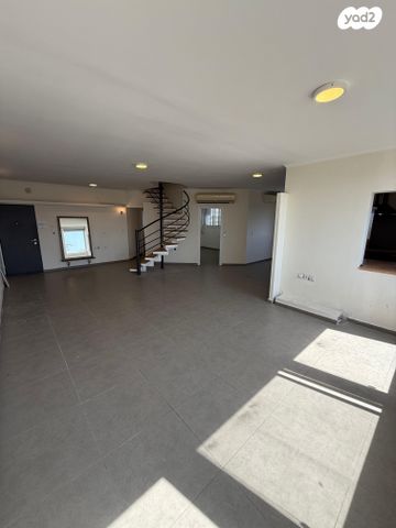 גג/ פנטהאוז, נאות אפקה ב', תל אביב יפו