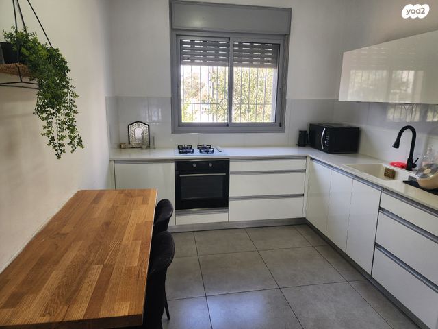 דירה, סנסן, צור הדסה