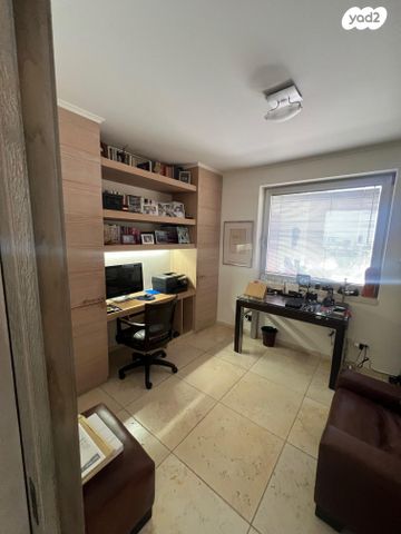 גג/ פנטהאוז, הבעש"ט, מרכז, הרצליה