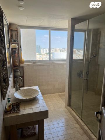 גג/ פנטהאוז, הבעש"ט, מרכז, הרצליה