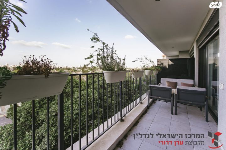 דירה, מעפילי אגוז, תל אביב יפו