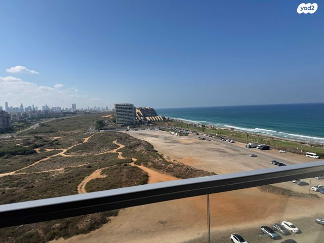 בניין מגורים, יוניצמן 21, תל אביב יפו