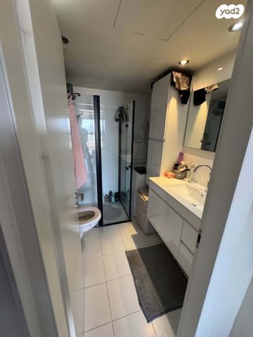 בניין מגורים, יוניצמן 21, תל אביב יפו