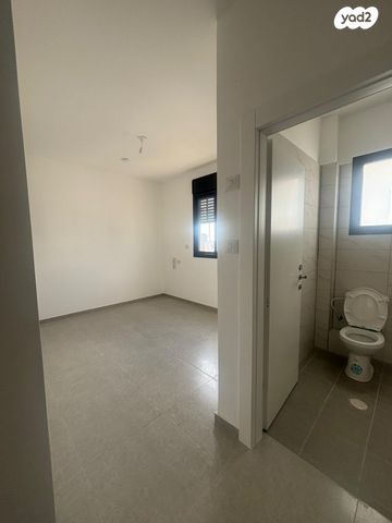 דירה, חיטה, הבוסתנים, שדרות