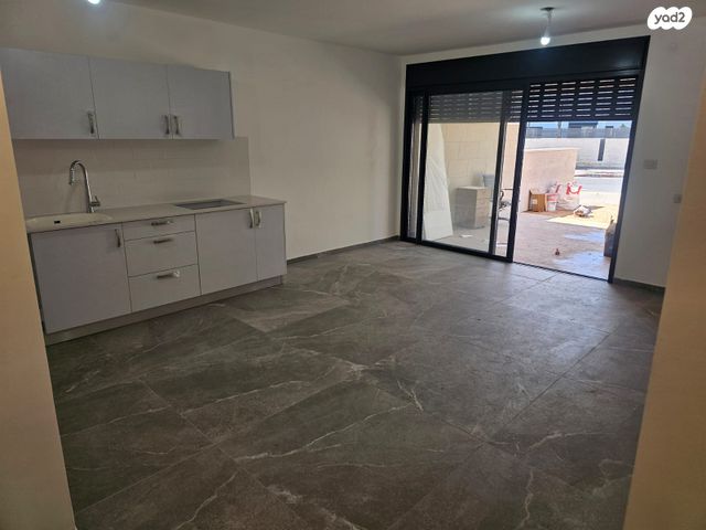 דירת גן, קרית ים