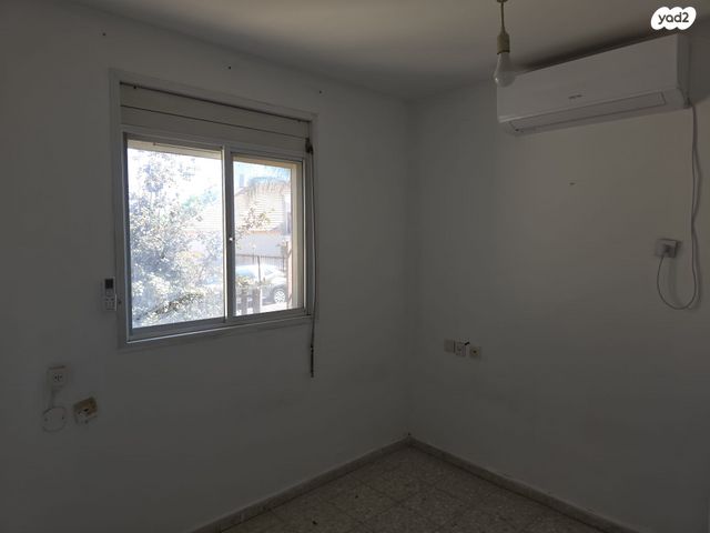 דירת גן, הנגב 43, רובע ד', אריאל