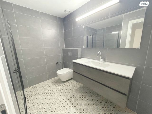 דירה, גרציאני יצחק, גני שרונה, קרית הממשלה, תל אביב יפו