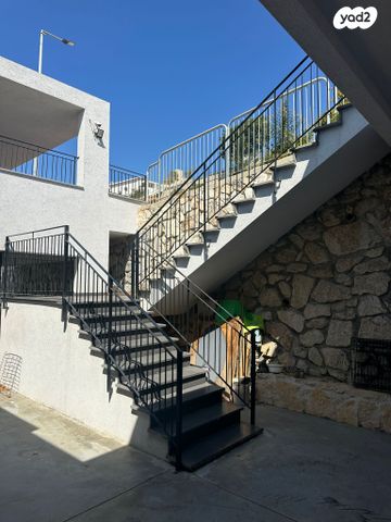 דו משפחתי, הצבעוני, קרית חרושת, קרית טבעון