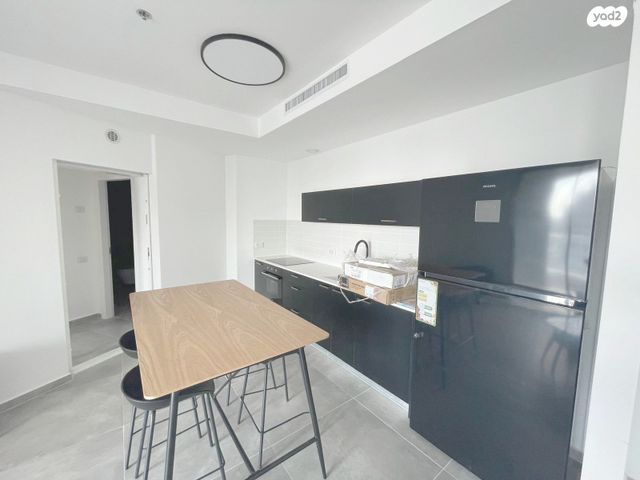 דירה, גרציאני יצחק, גני שרונה, קרית הממשלה, תל אביב יפו