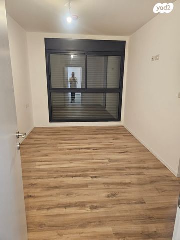 דירת גן, קרית ים