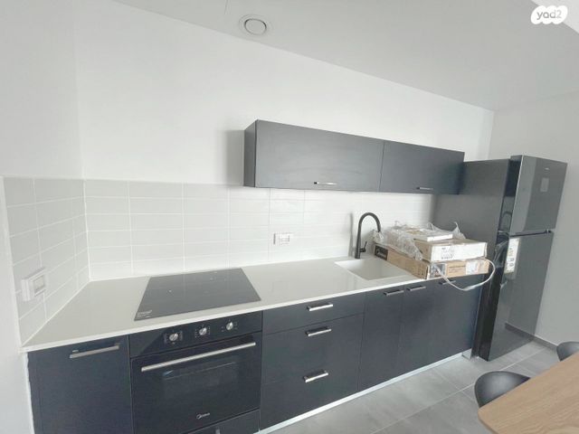 דירה, גרציאני יצחק, גני שרונה, קרית הממשלה, תל אביב יפו