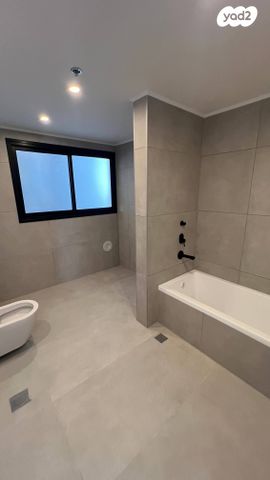 דירה, עין התכלת, נתניה