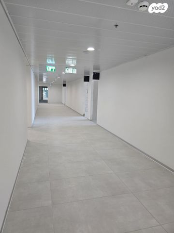 משרדים, משכנות האומנים, קרית מוצקין