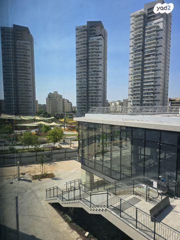 משרדים, משכנות האומנים, קרית מוצקין