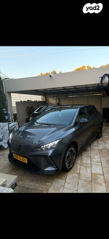 מודעת רכב אם ג'י MG4