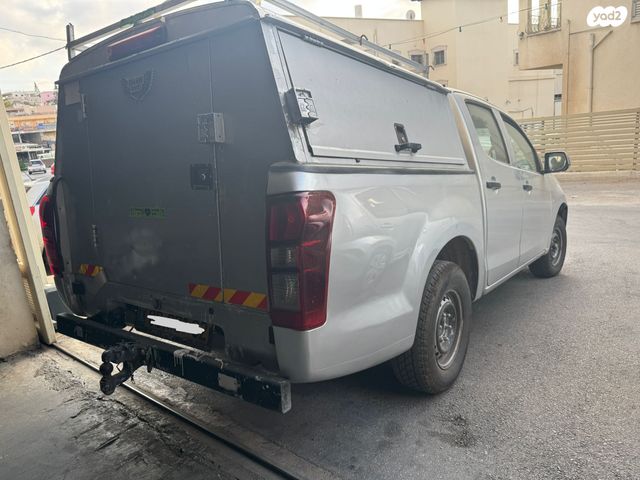 איסוזו די-מקס