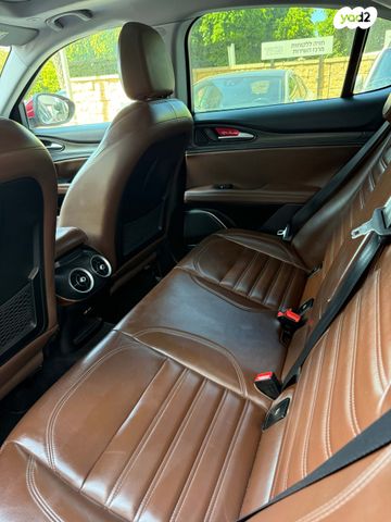 אלפא רומיאו סטלביו