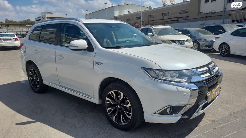 מיצובישי אאוטלנדר