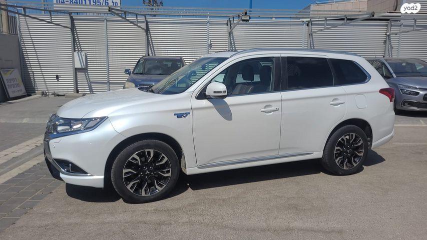 מיצובישי אאוטלנדר