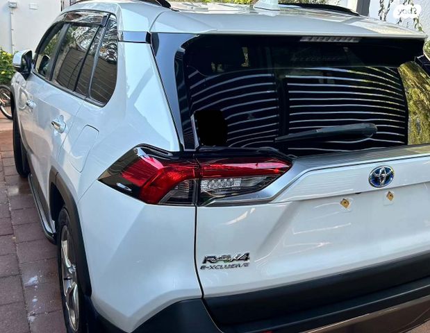 טויוטה RAV4