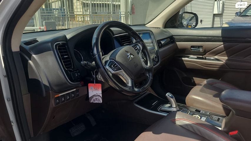 מיצובישי אאוטלנדר